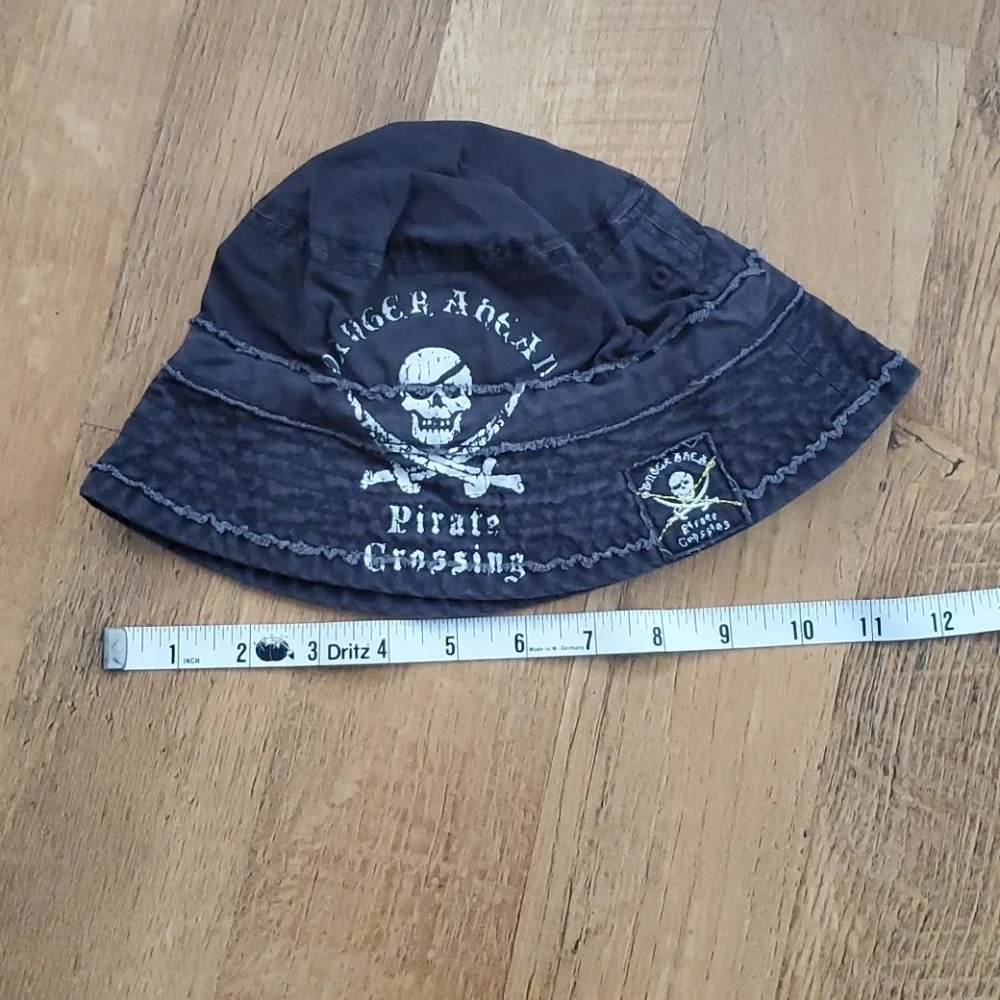 Amy Coe navy white